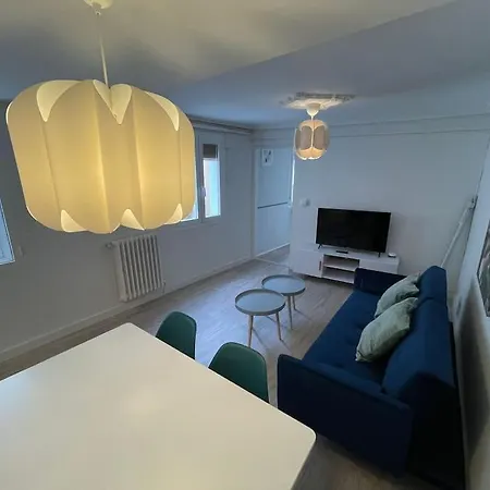 Vivienda Acogedora Y Moderna En Pleno Centro De アパート *