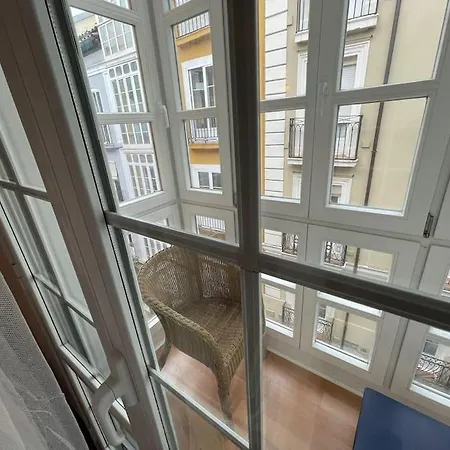 Vivienda Acogedora Y Moderna En Pleno Centro De * Burgos