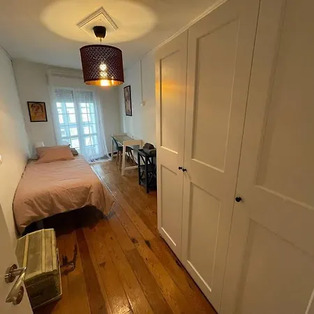 Vivienda Acogedora Y Moderna En Pleno Centro De *